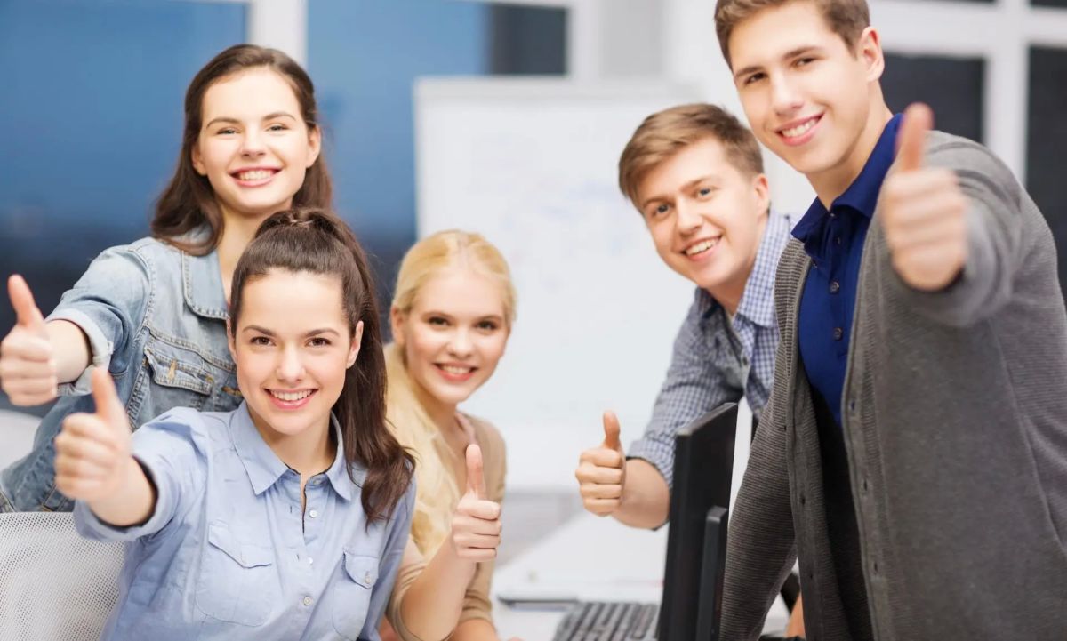 А вы бы уехали, если бы позвали на работу мечты?