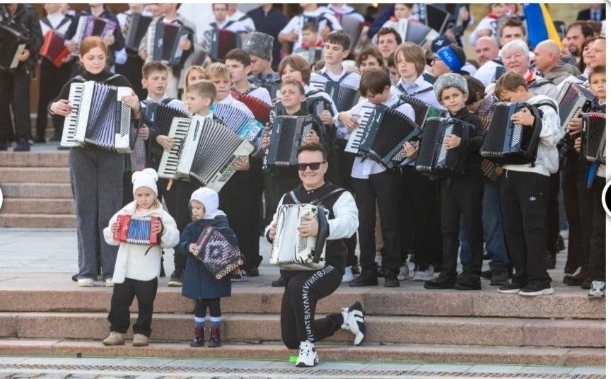 Юный аккордеонист Северодвинска принял участие в акции «Музыка Победы» Юный аккордеонист Северодвинска принял участие в акции «Музыка Победы»
