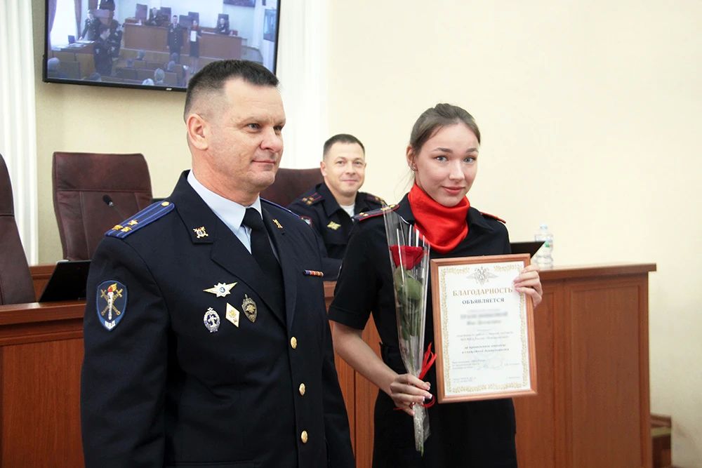Врио начальника регионального УМВД полковник юстиции Алексей Ситников поздравил с профессиональными праздниками сотрудников подразделений Управления Врио начальника регионального УМВД полковник юстиции Алексей Ситников поздравил с профессиональными праздниками сотрудников подразделений Управления