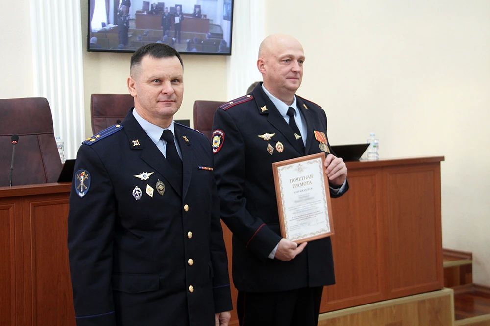 Врио начальника регионального УМВД полковник юстиции Алексей Ситников поздравил с профессиональными праздниками сотрудников подразделений Управления Врио начальника регионального УМВД полковник юстиции Алексей Ситников поздравил с профессиональными праздниками сотрудников подразделений Управления