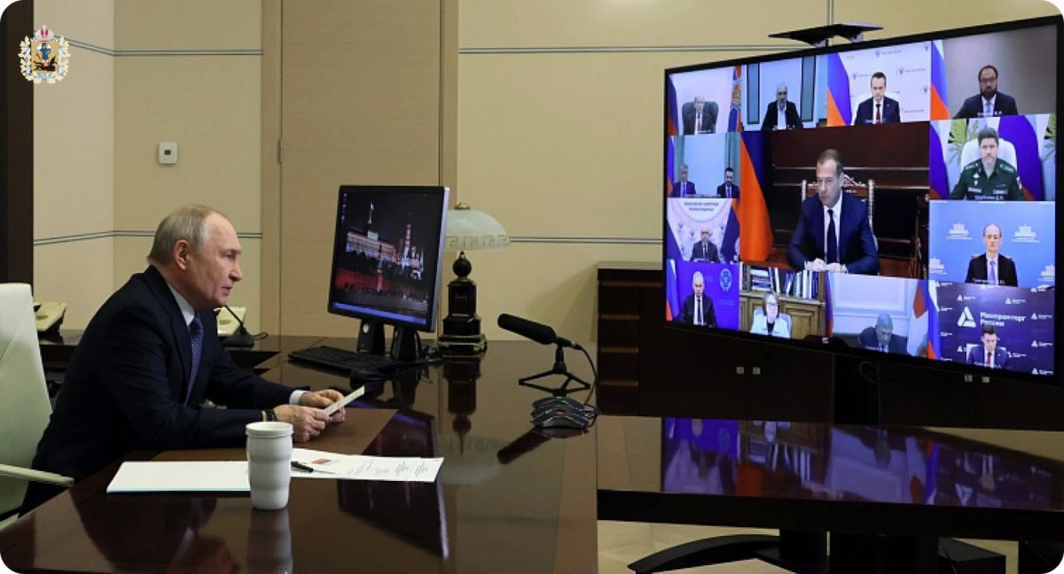 Владимир Путин заявил о необходимости совершенствовать все составляющие отечественной системы цифровой безопасности
