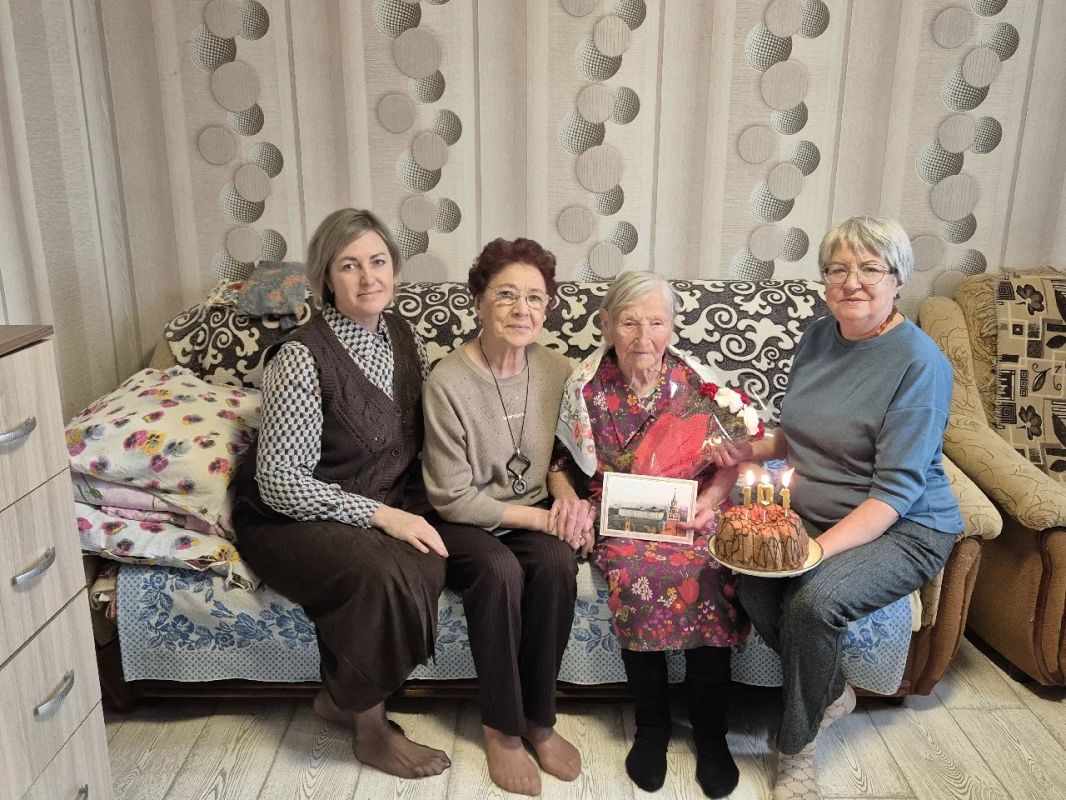 101-летие отмечает жительница Устьянского округа Вера Сергеевна Пономарёва 101-летие отмечает жительница Устьянского округа Вера Сергеевна Пономарёва