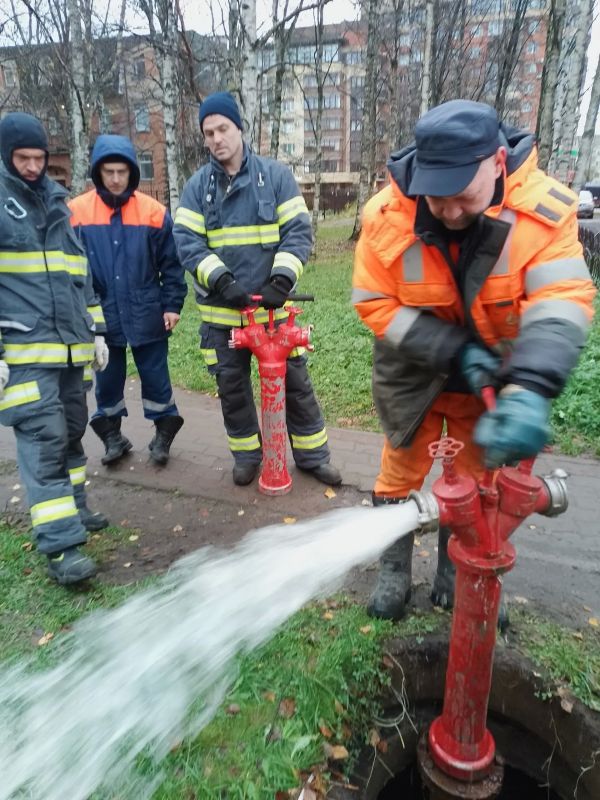 Друзья, в Архангельске началась плановая проверка пожарных гидрантов Друзья, в Архангельске началась плановая проверка пожарных гидрантов