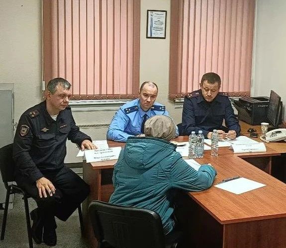 Руководитель следственного отдела по Октябрьскому округу города Архангельска принял участие в совместном приеме граждан