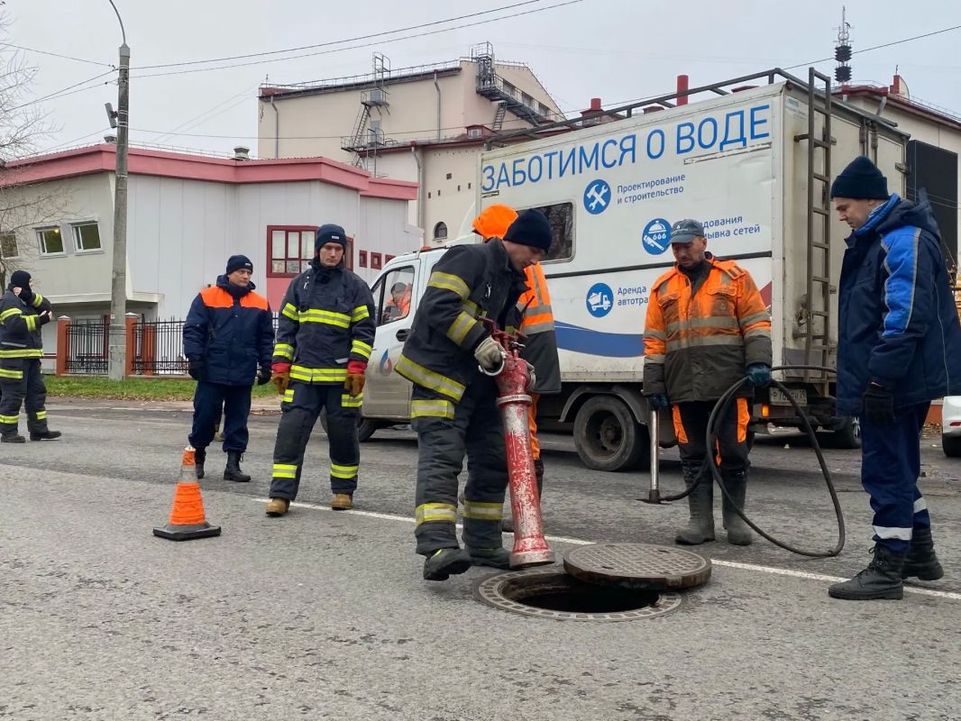 В Архангельске продолжается плановая проверка пожарных гидрантов В Архангельске продолжается плановая проверка пожарных гидрантов