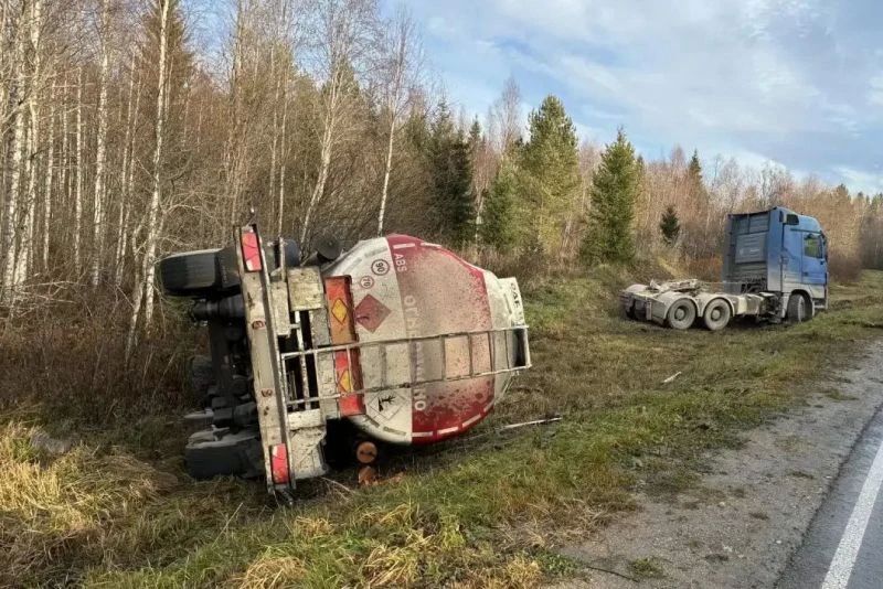 В Няндомском округе в результате дорожно-транспортного происшествия произошел разлив топлива