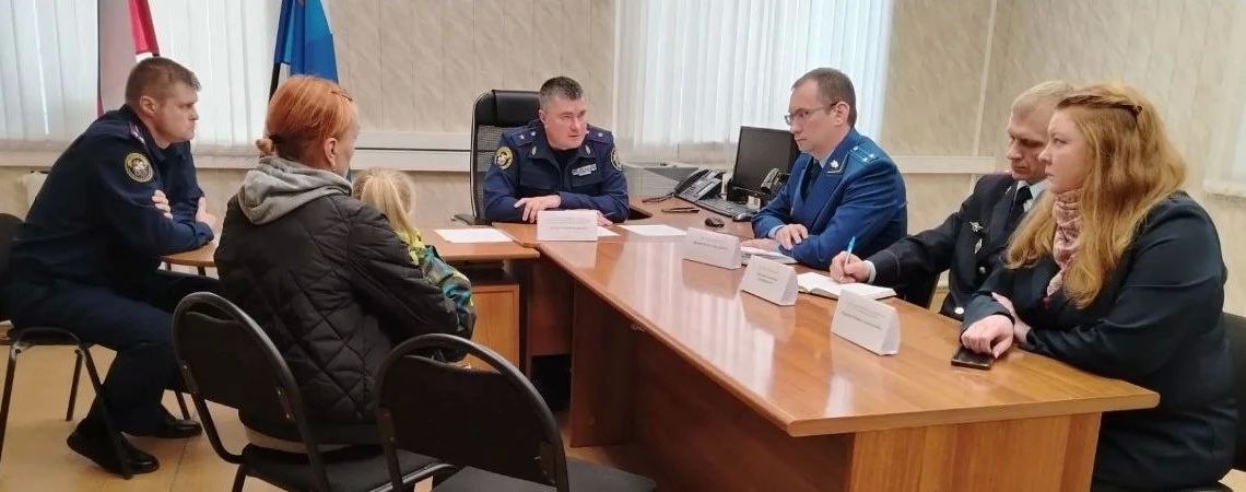Руководитель следственного управления провел выездной личный прием граждан Руководитель следственного управления провел выездной личный прием граждан