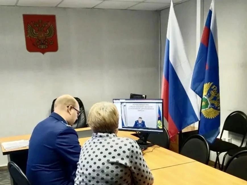 Прокурор области и автономного округа провёл личный приём жителей трёх округов Прокурор области и автономного округа провёл личный приём жителей трёх округов