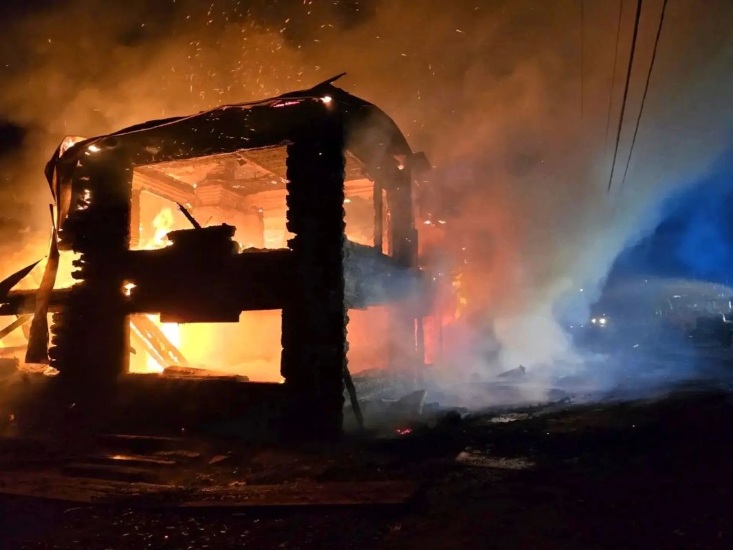 Мужчина погиб в ночном пожаре в Каргополе