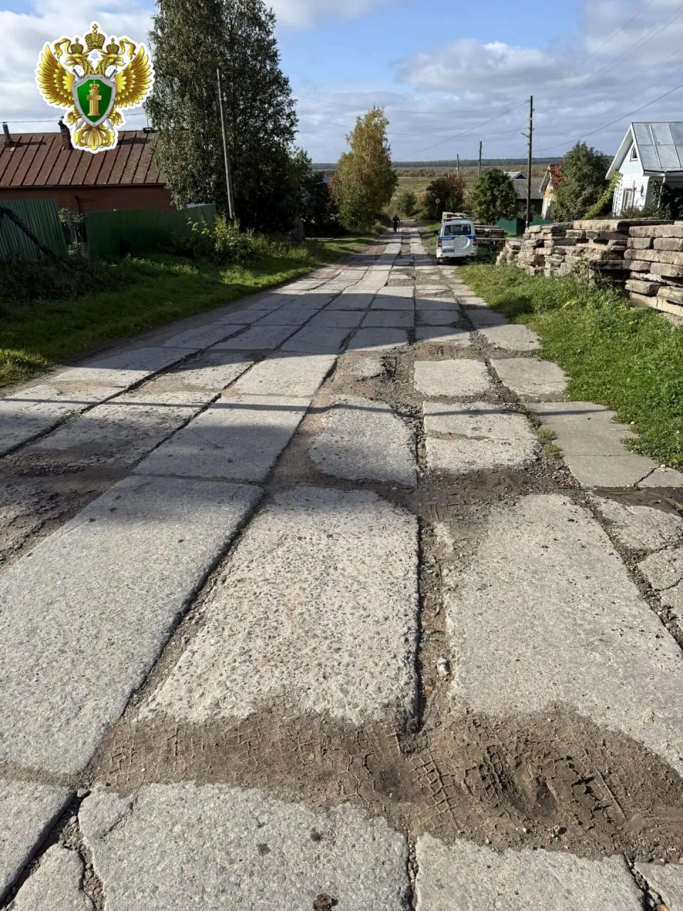 Прокуратура Мезенского района добилась ремонта дороги на ул. Комсомольской (от пр. Советский до ул. Набережная) в Мезени